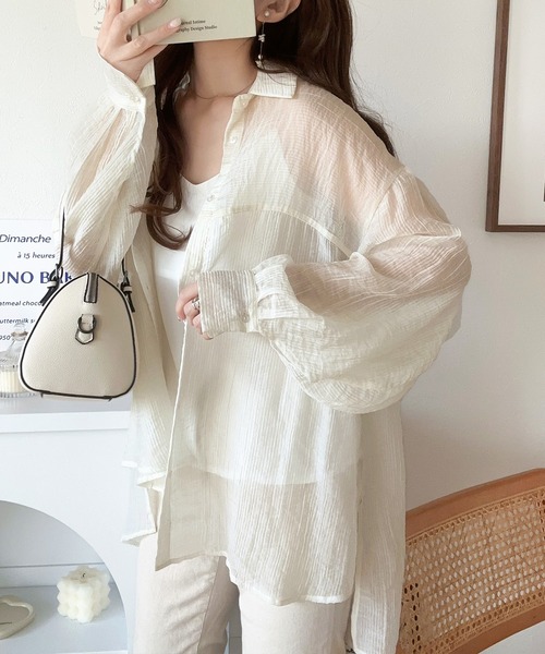 classicalelf（クラシカルエルフ）の「上品なシアー感。シアーワッシャー切替ビッグシャツ（シャツ/ブラウス・レディース・グリーン/ピンクベージュ/アイボリー/チャコールグレー・X-LARGE/SMALL/MEDIUM/LARGE）」の6枚目の写真