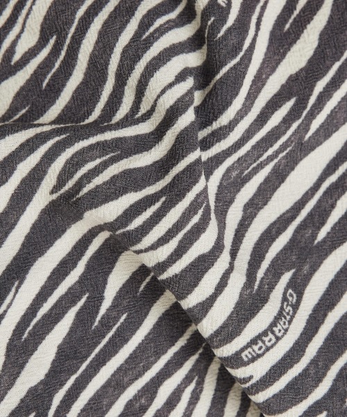 G-STAR（ジースター）の「VOLUME TOP PRINTED ALLOVER SHIRT/オーバーサイズプリントシャツ（シャツ/ブラウス・レディース・ホワイト系その他・MEDIUM/SMALL/X-SMALL）」の3枚目の写真