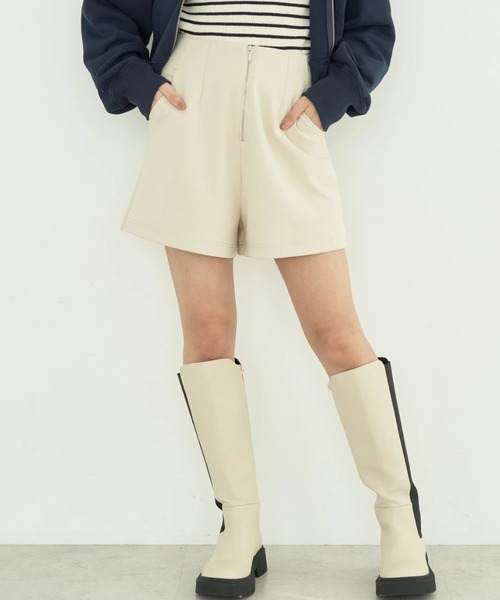 earth music&ecology(アースミュージックアンドエコロジー)の「フロントジップショートパンツ(その他パンツ・レディース・ベージュ/ブラック/チョコ・S/M)」の3枚目の写真