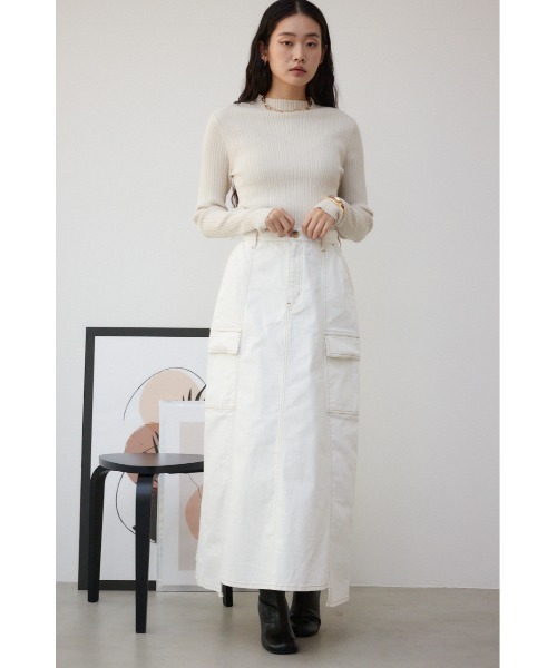 AZUL by moussy(アズールバイマウジー)の「デニムカーゴセミフレアスカート(スカート・レディース・ワンウォッシュ/アイボリー・SMALL/MEDIUM)」の3枚目の写真