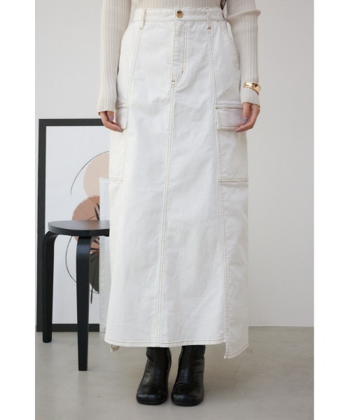 AZUL by moussy(アズールバイマウジー)の「デニムカーゴセミフレアスカート(スカート・レディース・ワンウォッシュ/アイボリー・SMALL/MEDIUM)」の4枚目の写真