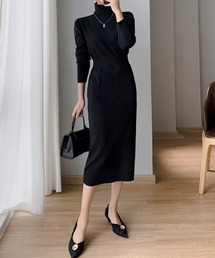 美品✨Curensology　タートルネックニットワンピース　ブラック タートルネックサムホールニットワンピース | レディースファッション