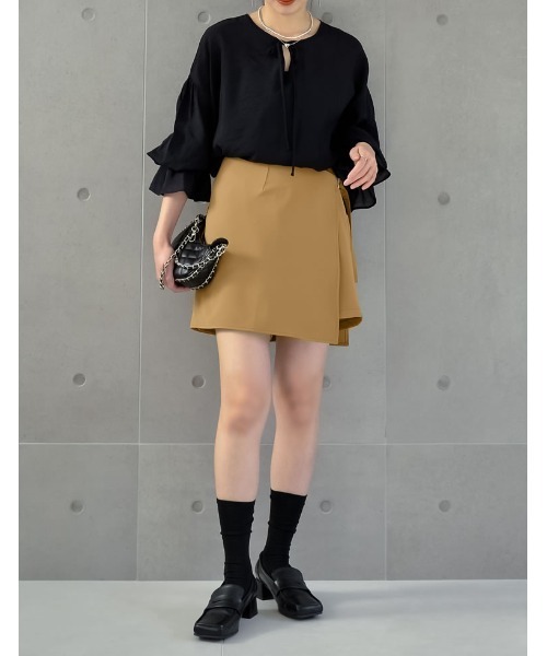 カシコ エプロンプリーツスカート カシコ エプロンプリーツスカート