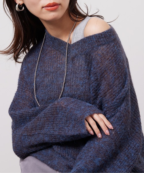 Chez toi(シェトワ)の「Vネックカラフルシアーニットプルオーバー(ニット/セーター・レディース・ベージュ/ネイビー/オレンジ/グリーン・FREE)」の4枚目の写真