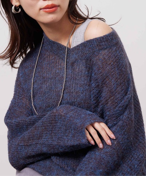 Chez toi(シェトワ)の「Vネックカラフルシアーニットプルオーバー(ニット/セーター・レディース・ベージュ/ネイビー/オレンジ/グリーン・FREE)」の12枚目の写真