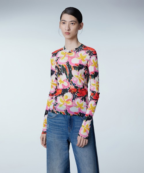 JNBY(ジェーエヌビーワイ)の「Abstract Graffiti Floral Scond Skin Top(Tシャツ/カットソー・レディース・ピンク/ブルー/グレー・40/38/36)」の14枚目の写真