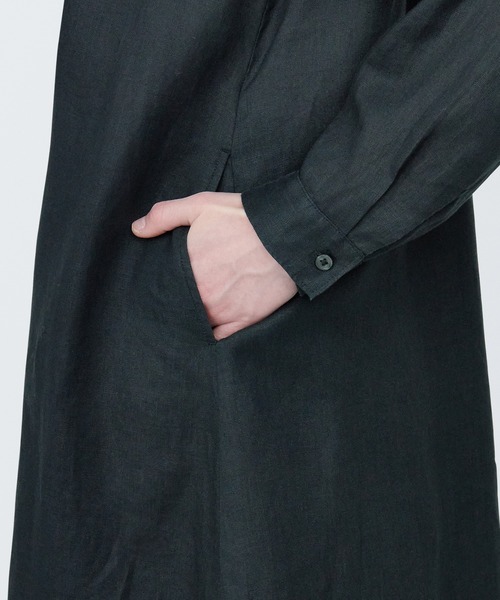 無印良品(ムジルシリョウヒン)の「婦人 リネン 洗いざらし長袖シャツワンピース(ワンピース・レディース・ライトグリーン/レッド/ブルー系5/ブラック/キナリ・XS/XL/L/M/S)」の17枚目の写真