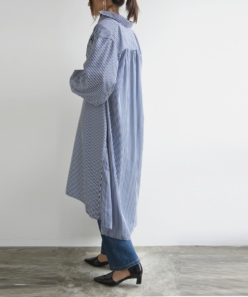 and it_（アンドイット）の「ストライプブロードボリュームスリーブシャツワンピース（シャツワンピース・レディース・ネイビー×ホワイト/ホワイト×ネイビー/ホワイト×ブルー・M）」の6枚目の写真