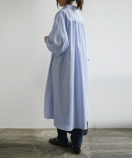 and it_（アンドイット）の「ストライプブロードボリュームスリーブシャツワンピース（シャツワンピース・レディース・ネイビー×ホワイト/ホワイト×ネイビー/ホワイト×ブルー・M）」の15枚目の写真
