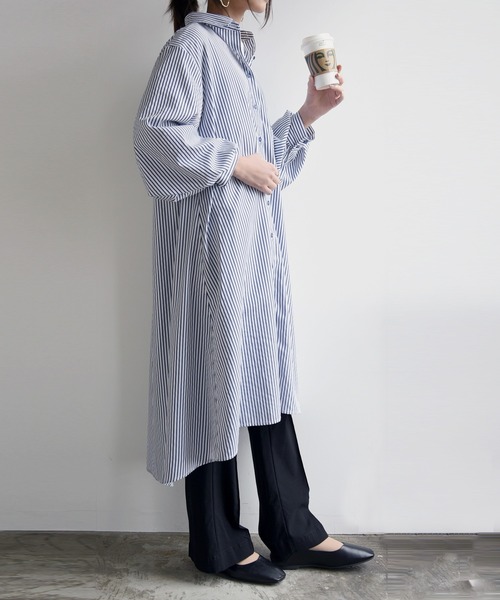 and it_（アンドイット）の「ストライプブロードボリュームスリーブシャツワンピース（シャツワンピース・レディース・ネイビー×ホワイト/ホワイト×ネイビー/ホワイト×ブルー・M）」の17枚目の写真