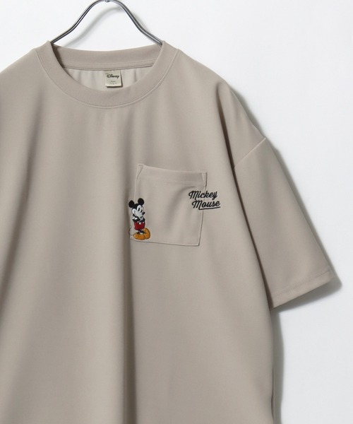 Disney（ディズニー）の「2026SS Disney/ディズニー オーバーサイズ ミッキーワンポイント刺繍 ポケット付半袖Tシャツ レディース メンズ（Tシャツ/カットソー・レディース・グレイッシュベージュ/グレイッシュブルー/スミクロ/ホワイト/ベージュ系その他/サックスブルー/ブラック系その他/ホワイト系その他2/ブラック系その他2/グレー系その他/ホワイト系その他/ブルー系その他/グレー系その他2/ホワイト系その他3/ブラック系その他3/ホワイト系その他4/グレー系その他3/ブラック系その他4/ベージュ系その他2・LL/L/M）」の16枚目の写真