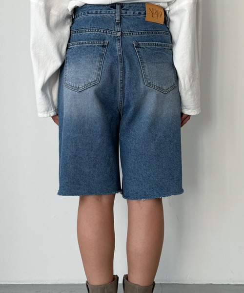CANAL JEAN（キャナルジーン）の「nepenthe　カットオフデニムハーフパンツ（デニムパンツ・レディース・インディゴブルー・SMALL）」の6枚目の写真