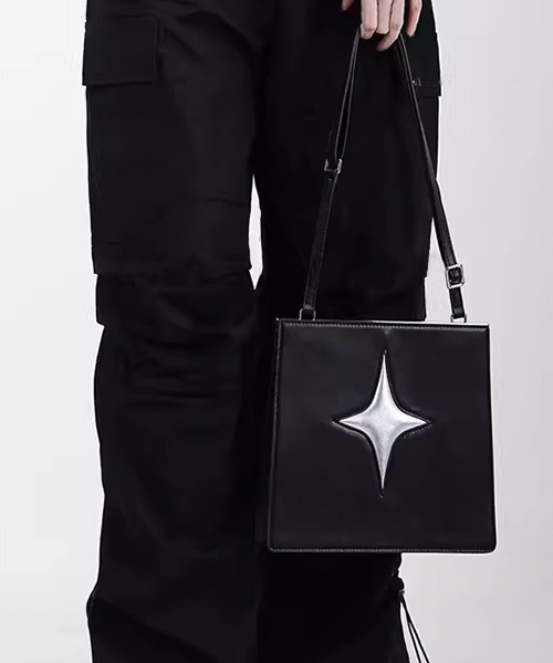 Theater code（シアターコード）の「△cross logo shoulder bag