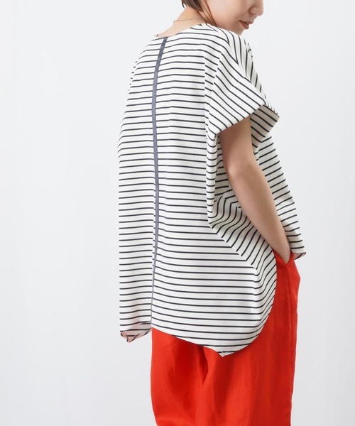 LUCA/LADY LUCK LUCA(ルカ/レディラックルカ)の「LC/LLL ポンチローマサイドボリュームプルオーバー(Tシャツ/カットソー・レディース・その他/ネイビー/オフホワイト・FREE)」の1枚目の写真