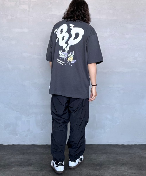 BEN DAVIS（ベンデイビス）の「[BEN DAVIS/ベンデイビス] SMOKING TV バックプリントショートスリーブTシャツ（Tシャツ/カットソー・レディース・チャコールグレー/ダークグリーン/ホワイト・M/L/XL）」の9枚目の写真