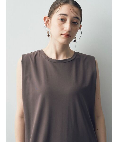 YECCA VECCA(イェッカヴェッカ)の「ノースリーブカットワンピース(ワンピース・レディース・ライトベージュ/ブラック/チャコールグレー・FREE)」の11枚目の写真