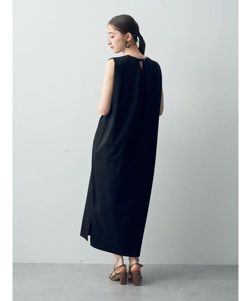 YECCA VECCA(イェッカヴェッカ)の「ノースリーブカットワンピース(ワンピース・レディース・ライトベージュ/ブラック/チャコールグレー・FREE)」の17枚目の写真