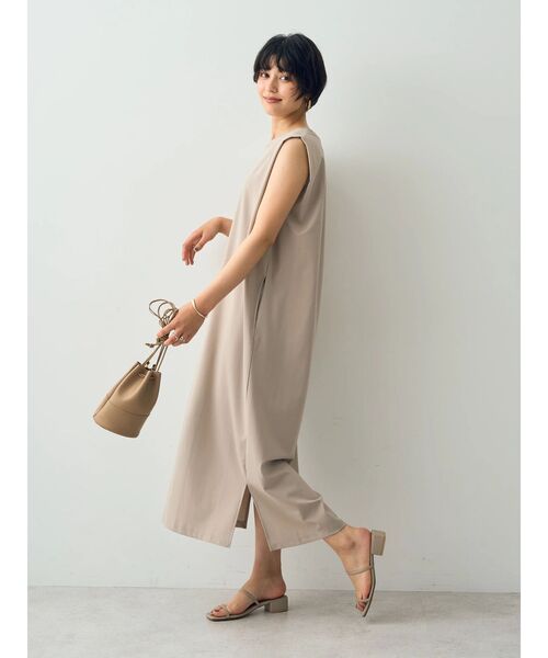 YECCA VECCA(イェッカヴェッカ)の「ノースリーブカットワンピース(ワンピース・レディース・ライトベージュ/ブラック/チャコールグレー・FREE)」の21枚目の写真