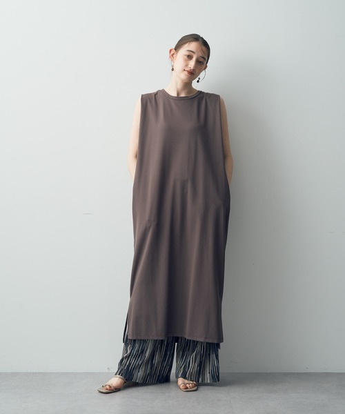YECCA VECCA(イェッカヴェッカ)の「ノースリーブカットワンピース(ワンピース・レディース・ライトベージュ/ブラック/チャコールグレー・FREE)」の3枚目の写真