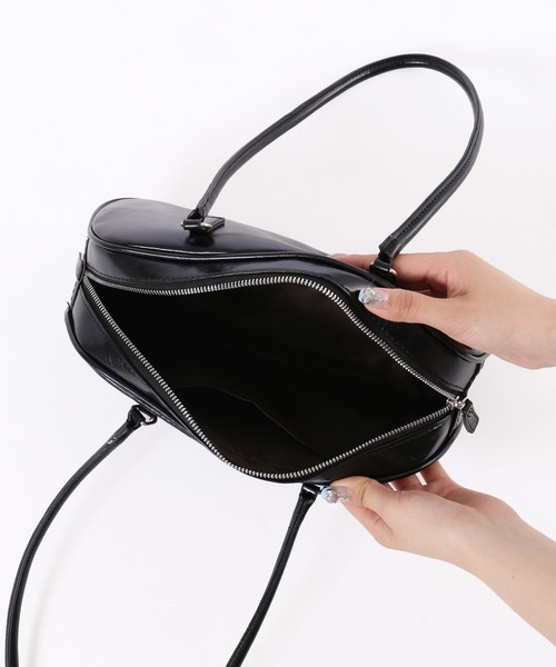 WC（ダブル シー）の「ロングハンドルショルダーバッグ（ハンドバッグ・レディース・ブラック/シルバー・FREE）」の4枚目の写真