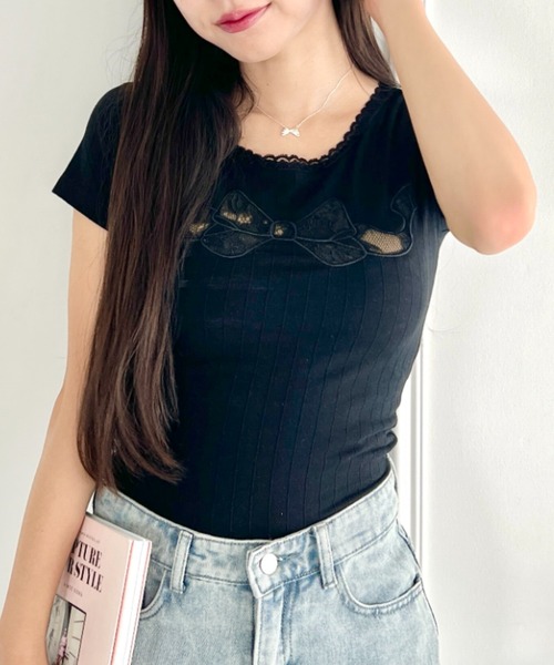 Loueme(ルエム)の「透かしレースリボントリムトップス(Tシャツ/カットソー・レディース・ブラック/ホワイト・FREE)」の5枚目の写真