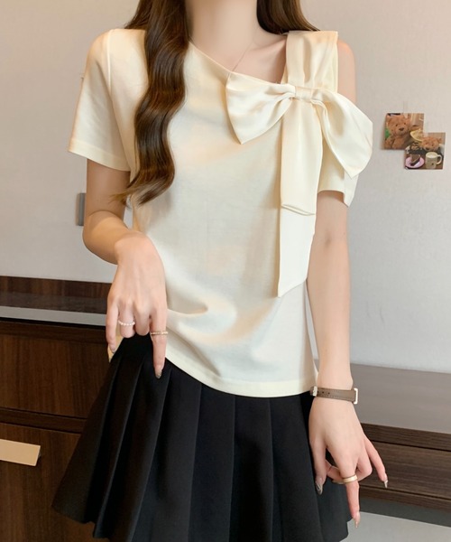 N.s(エヌドットエス)の「アシメリボンカットソー(Tシャツ/カットソー・レディース・ベージュ/ブラック・M/L)」の2枚目の写真