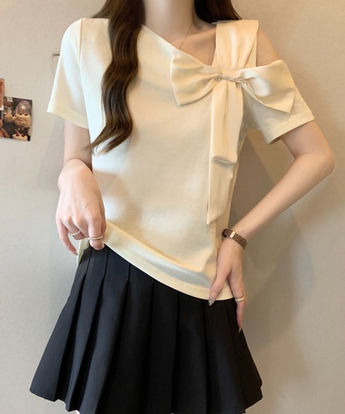 N.s(エヌドットエス)の「アシメリボンカットソー(Tシャツ/カットソー・レディース・ベージュ/ブラック・M/L)」の4枚目の写真