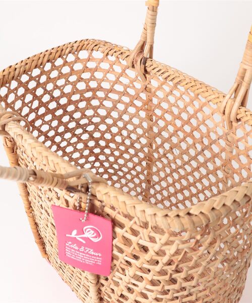 LILA&FLEUR(リラアンドフルール)の「Paint Rattan Basket M(かごバッグ・レディース・ピンク系/ブルー系/グリーン系/ブラック系・MEDIUM)」の6枚目の写真