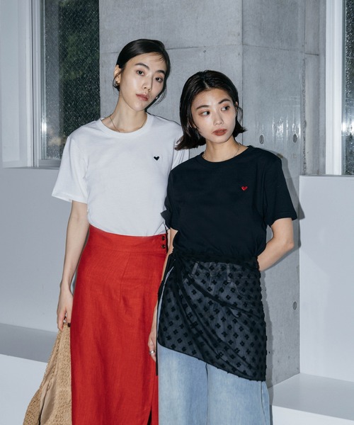 LIENCOEUR（リアンクール）の「ミニハート刺繍Tシャツ（Tシャツ/カットソー・レディース・ホワイト/ホワイト系その他/ブラック/ブラック系その他・FREE）」の6枚目の写真