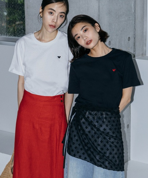 LIENCOEUR（リアンクール）の「ミニハート刺繍Tシャツ（Tシャツ/カットソー・レディース・ホワイト/ホワイト系その他/ブラック/ブラック系その他・FREE）」の5枚目の写真
