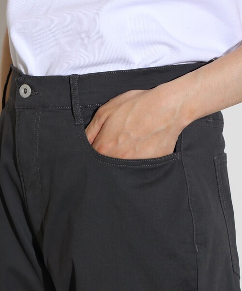 BEAMS HEART(ビームスハート)の「【2色展開】チノ ナローパンツ(チノパンツ・メンズ・ブラック/チャコールグレー・XL/L/M/S)」の19枚目の写真