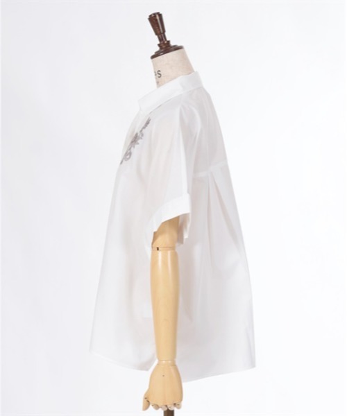 axes femme（アクシーズファム）の「刺繍入りスキッパーシャツ（シャツ/ブラウス・レディース・ホワイト/サックスブルー/カーキ・FREE）」の8枚目の写真