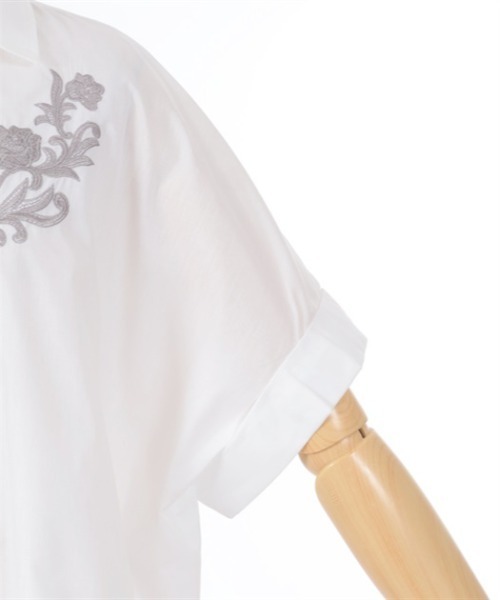 axes femme（アクシーズファム）の「刺繍入りスキッパーシャツ（シャツ/ブラウス・レディース・ホワイト/サックスブルー/カーキ・FREE）」の14枚目の写真