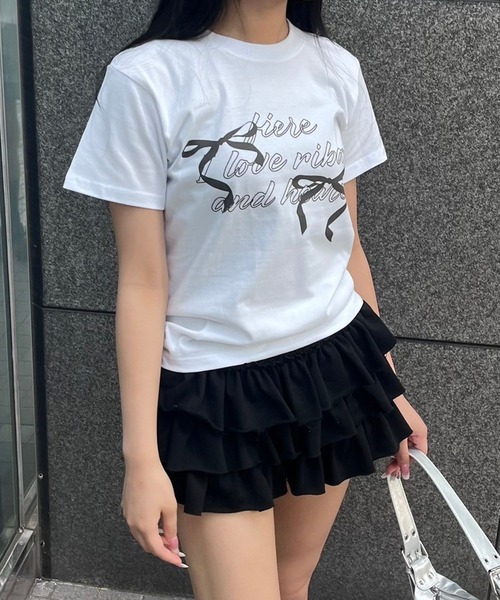fiere(フィエール)の「リボンガーリーショート丈半袖Tシャツ(Tシャツ/カットソー・レディース・ホワイト・X-SMALL)」の1枚目の写真