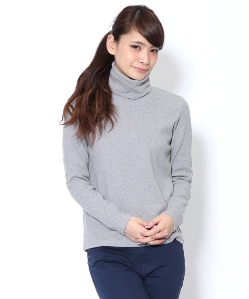 X-girl（エックスガール）の「BASIC SLIM TURTLENECK TOP（Tシャツ/カットソー・レディース・アッシュ/ブラック/ホワイト/ネイビー・1/2）」の3枚目の写真