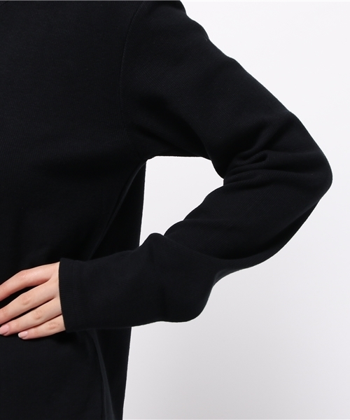 X-girl（エックスガール）の「BASIC SLIM TURTLENECK TOP（Tシャツ/カットソー・レディース・アッシュ/ブラック/ホワイト/ネイビー・1/2）」の10枚目の写真