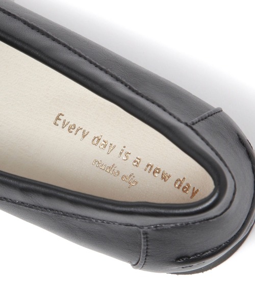 studio CLIP（スタディオクリップ）の「【消臭/抗菌防臭/クッションインソール】軽らくローファー（ローファー・レディース・ブラック/ブラウン・MEDIUM/LARGE）」の12枚目の写真