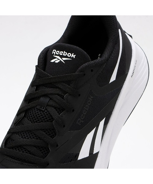 Reebok(リーボック)の「エネルゲン テック プラス 2 / ENERGEN TECH PLUS 2(スニーカー・メンズ・ホワイト×ブラック/ブラック×ホワイト・28.0cm/27.5cm/27.0cm/26.5cm/26.0cm/29.0cm/25.5cm/25.0cm/24.5cm/28.5cm)」の3枚目の写真