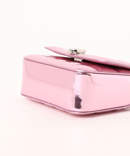 CHARLES & KEITH キルトチェーンハンドル ショルダーバッグ CHARLES & KEITH（チャールズ & キース）の「スクエアキルト