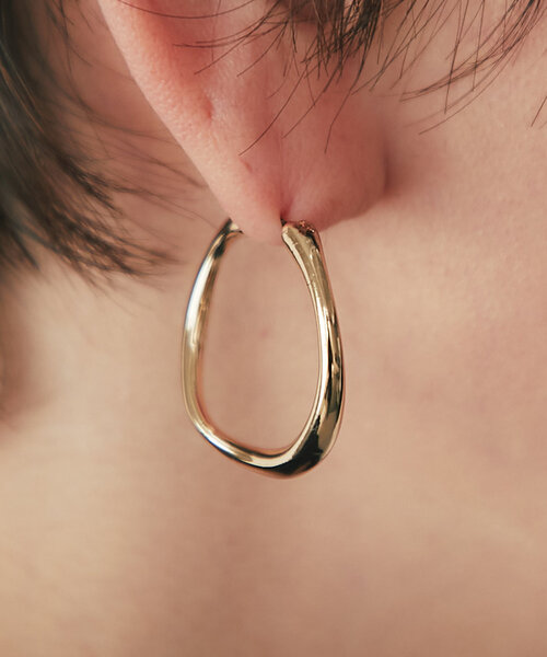 un dix cors（アンディコール）の「【GOLDY(ゴールディ)】ニュアンスカーブフープピアス（ピアス（両耳用）・レディース・シルバー/ゴールド・FREE）」の5枚目の写真