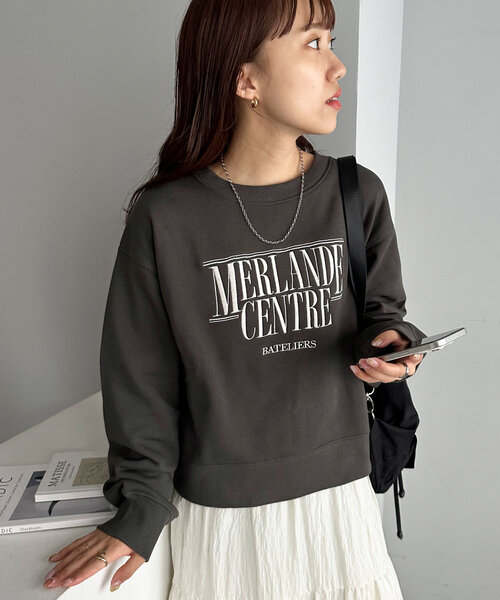 DISCOAT(ディスコート)の「カレッジロゴスウェット(Tシャツ/カットソー・レディース・ネイビー/ライトベージュ/チャコールグレー・MEDIUM)」の4枚目の写真