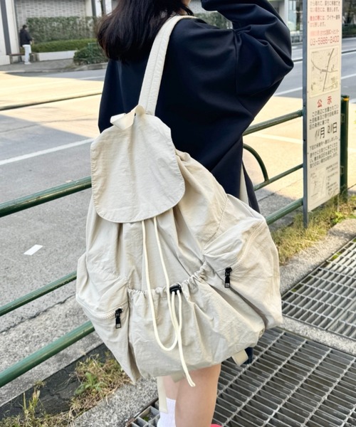 SOLLON.(ソルロン)の「【大容量】ナイロンドロストリュック(バックパック/リュック・レディース・カーキ/ブラック/アイボリー/シルバー/ブラック系その他/ライトブルー/ピンク・FREE)」の2枚目の写真