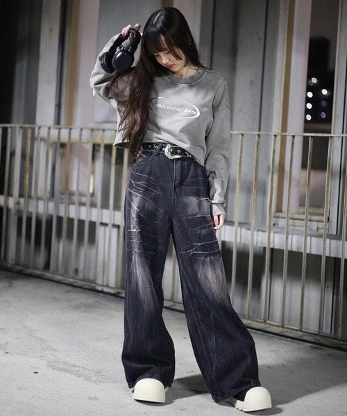 ATMARK（アットマーク）の「《フリーサイズ　/　UNISEX　》ATMARKメタルロゴクロップドトレーナー　ショートトレーナー　高周波プリント　ウォッシュ加工（スウェット・レディース・グレー・FREE）」の12枚目の写真