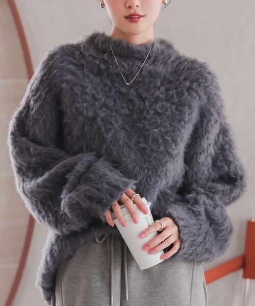 KOBE LETTUCE(コウベレタス)の「シャギーニットトップス(ニット/セーター・レディース・ブルー/チャコール/イエロー/レッド・M)」の2枚目の写真