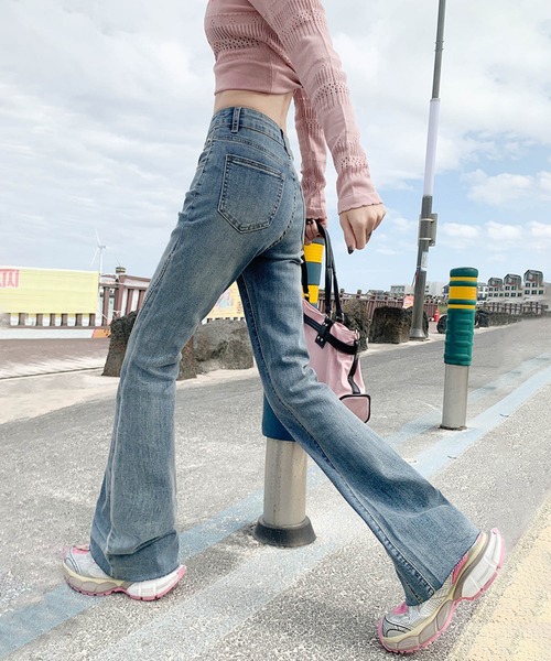 aimoha（アイモハ）の「クラシックブーツカットデニムパンツ（デニムパンツ・レディース・ブラック/ブルー・LARGE/MEDIUM/SMALL/X-SMALL）」の4枚目の写真