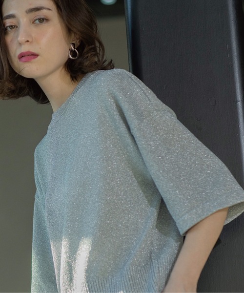 OPAQUE.CLIP(オペークドットクリップ)の「ラメハーフスリーブトップス(ニット/セーター・レディース・ブラック系5/ホワイト系6/ピンク系9/ゴールド系その他/シルバー系その他/グレー系その他2/グレー系その他3・38)」の4枚目の写真