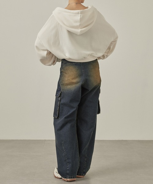 Snap club（スナップクラブ）の「【Snap club】ヴィンテージ加工デニムバレルレッグカーゴパンツ（デニムパンツ・メンズ・インディゴブルー/ブラック・S/M/L）」の10枚目の写真