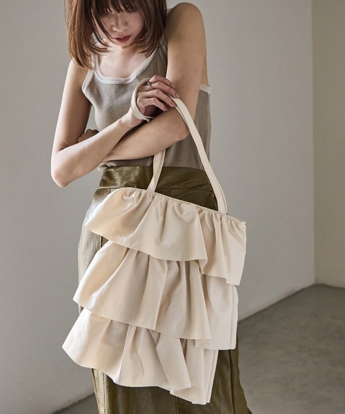 Fashion Letter（ファッションレター）の「フェイクレザーフリル トートバッグ（トートバッグ・レディース・ベージュ/アイボリー/ブラック・FREE）」の14枚目の写真