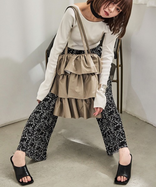 Fashion Letter（ファッションレター）の「フェイクレザーフリル トートバッグ（トートバッグ・レディース・ベージュ/アイボリー/ブラック・FREE）」の11枚目の写真