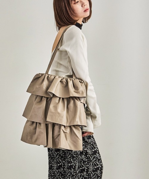 Fashion Letter（ファッションレター）の「フェイクレザーフリル トートバッグ（トートバッグ・レディース・ベージュ/アイボリー/ブラック・FREE）」の9枚目の写真